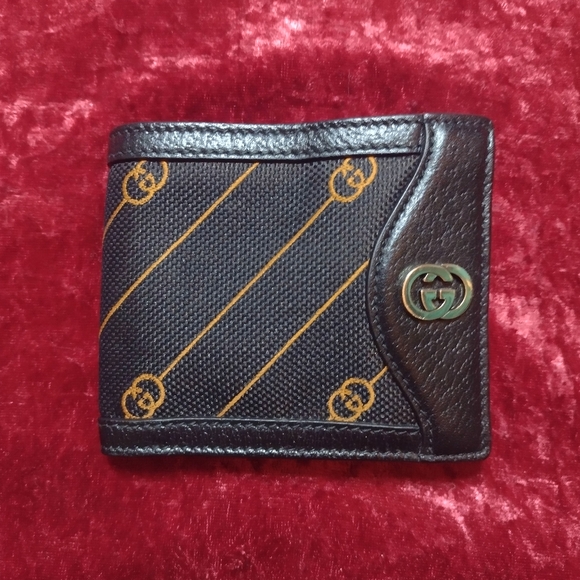 Gucci
Interlocking G bi-fold wallet - Picture 1 of 12